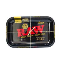 Bandeja de metal com camada antiaderente da marca RAW, modelo Black, tamanho pequeno